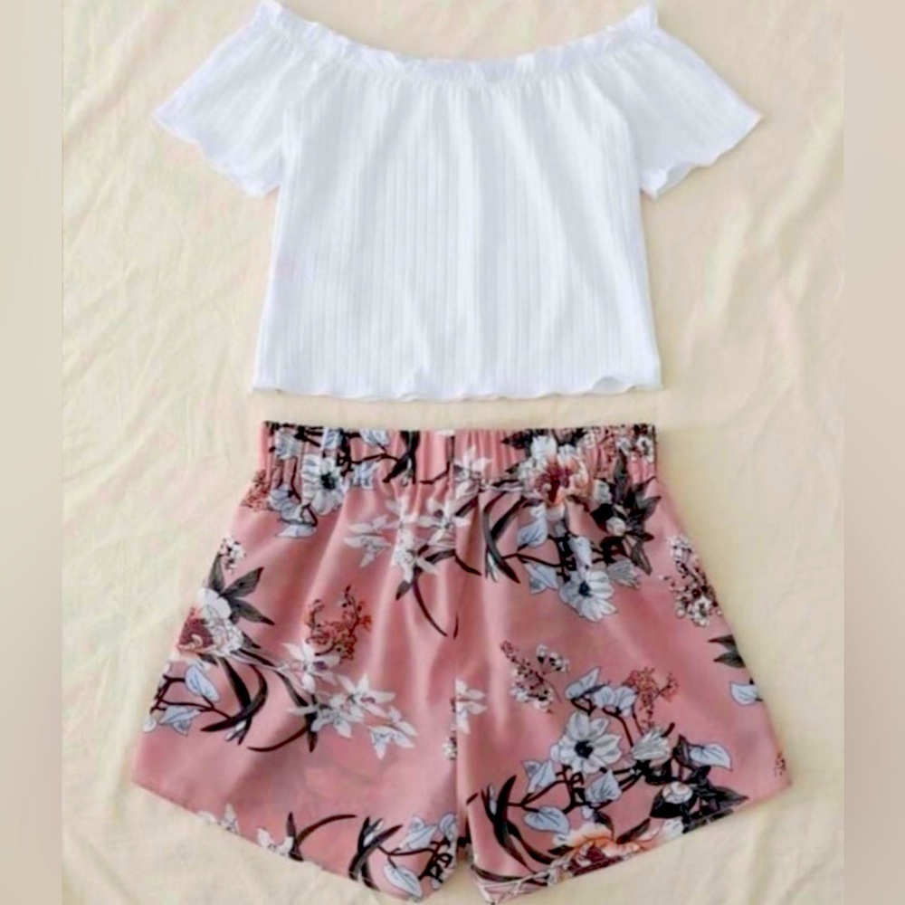 Shein ribbed top and belted floral shorts set Large